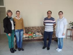 Entrega dos Alimentos que foram doados no Encontro de Associados ao Hospital Schlatter de Feliz