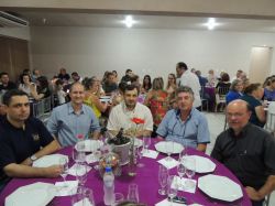 Representantes das Empresas Banco do Brasil, Casa de Carnes Zimmermann e Frutaria Sabor do Campo, Loja Agnelo e H.H Arquitetura