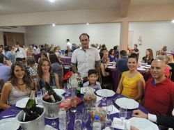 Representantes das Empresas Hunoff Motos, Auto Center Pasqualotto e Colch�es Ortobom De Feliz, com o Presidente da ACISFE Edson Ramos