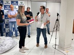 Gabriela Seibert - Vice-presidente Financeira Acisfe e S�rgio Graebin - diretor da R�dio Vale Feliz