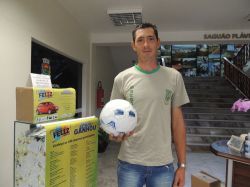 215� Pr�mio Bola de Futebol | Cristiano Ataide Ruschel | Escadinhas - Feliz