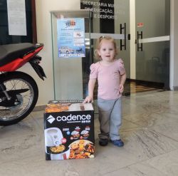 75� Pr�mio Fritadeira Sem �leo | Ganhador do Sorteio em 15.08 | Emanuelle Neitzel Menger | Vila Rica - Feliz