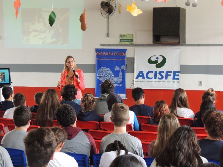 Projeto Mentes Empreendedoras nas escolas teve apoio do Fundo Social SICREDI PIONEIRA